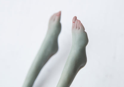 Alien girl sculpture, sexy sci fi character with thin body and cute face