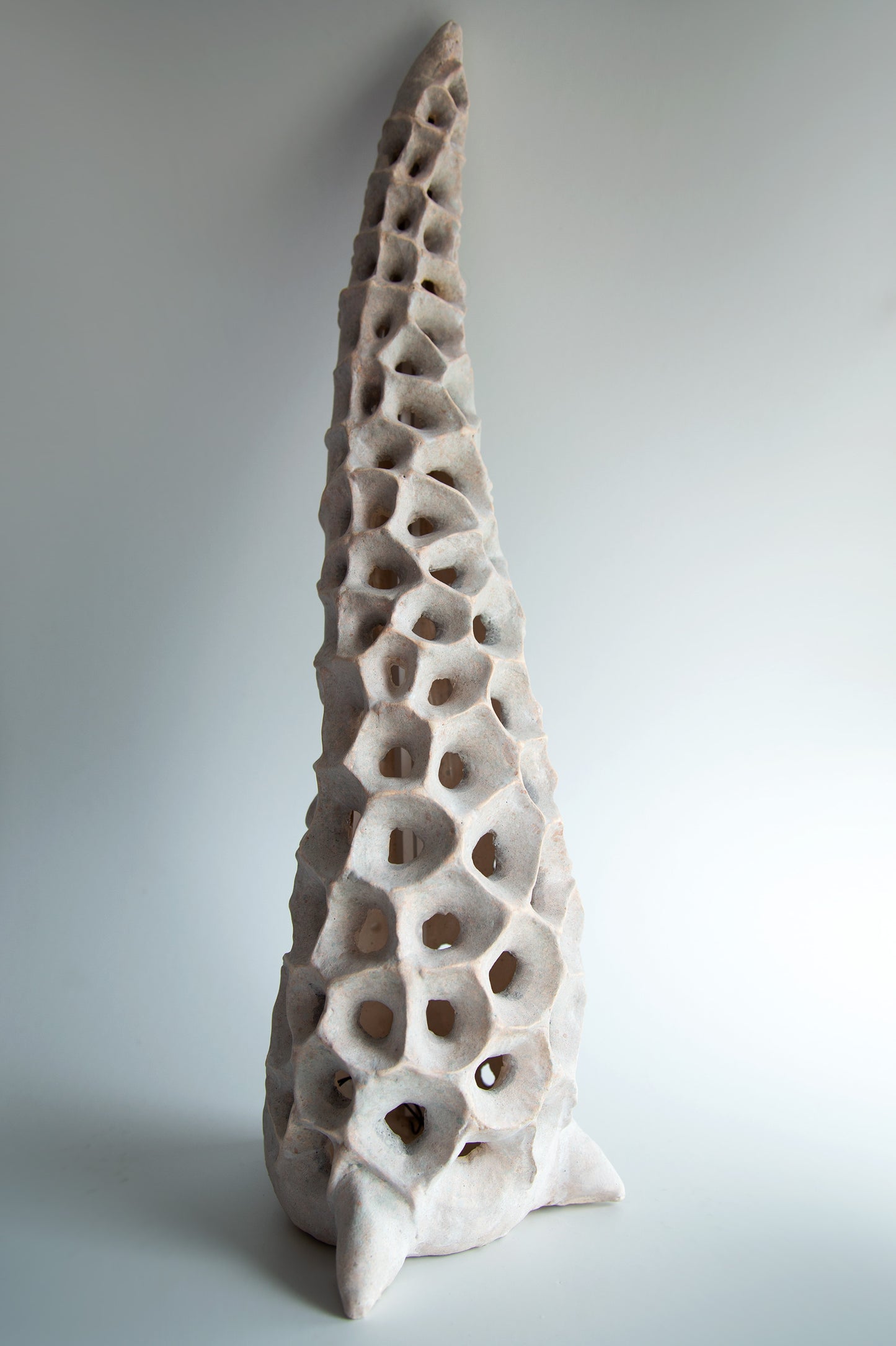Organic Ceramic Floor Lamp – Biomorphic Sculptural LED Light