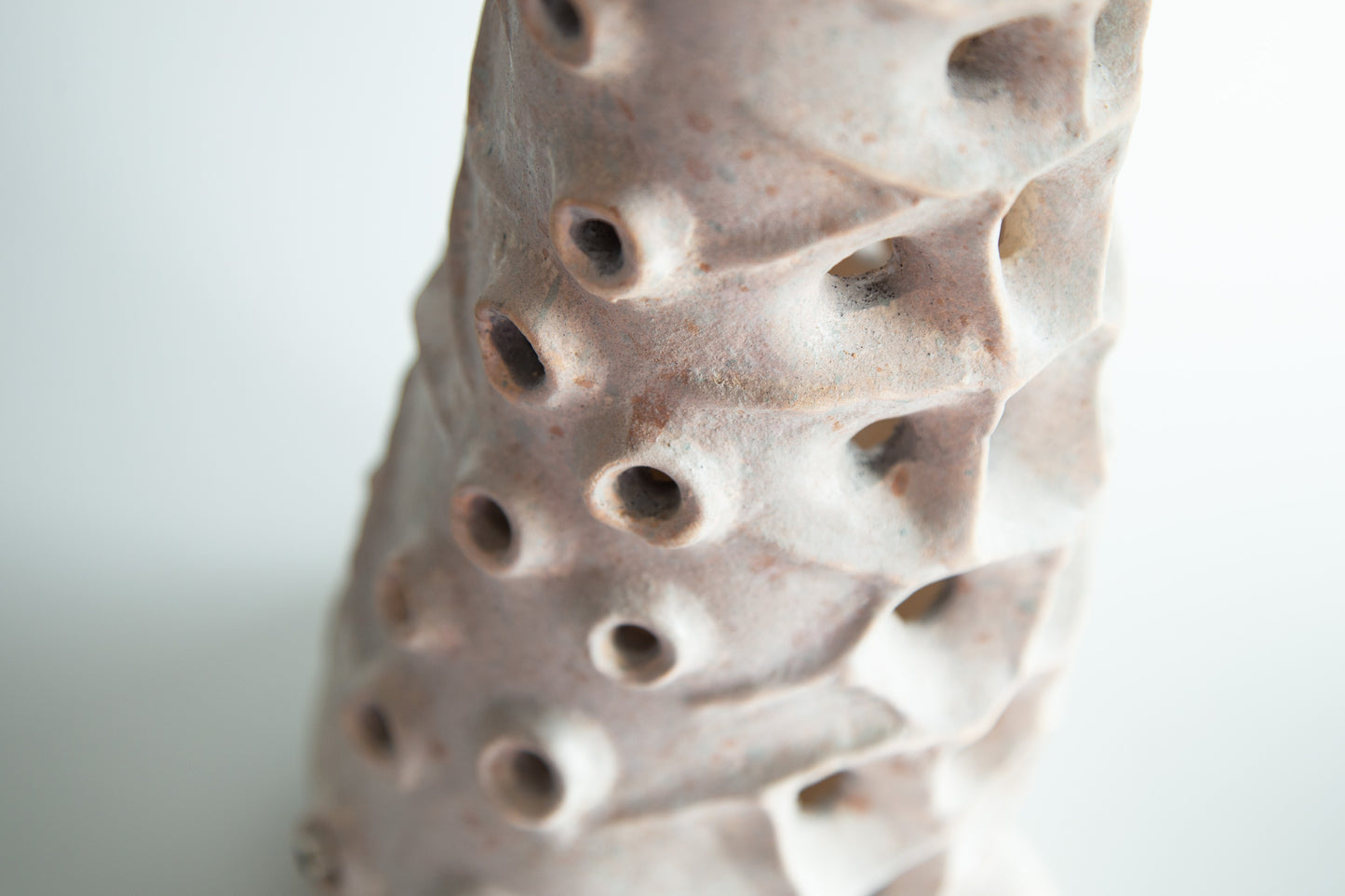 Organic Ceramic Floor Lamp – Biomorphic Sculptural LED Light