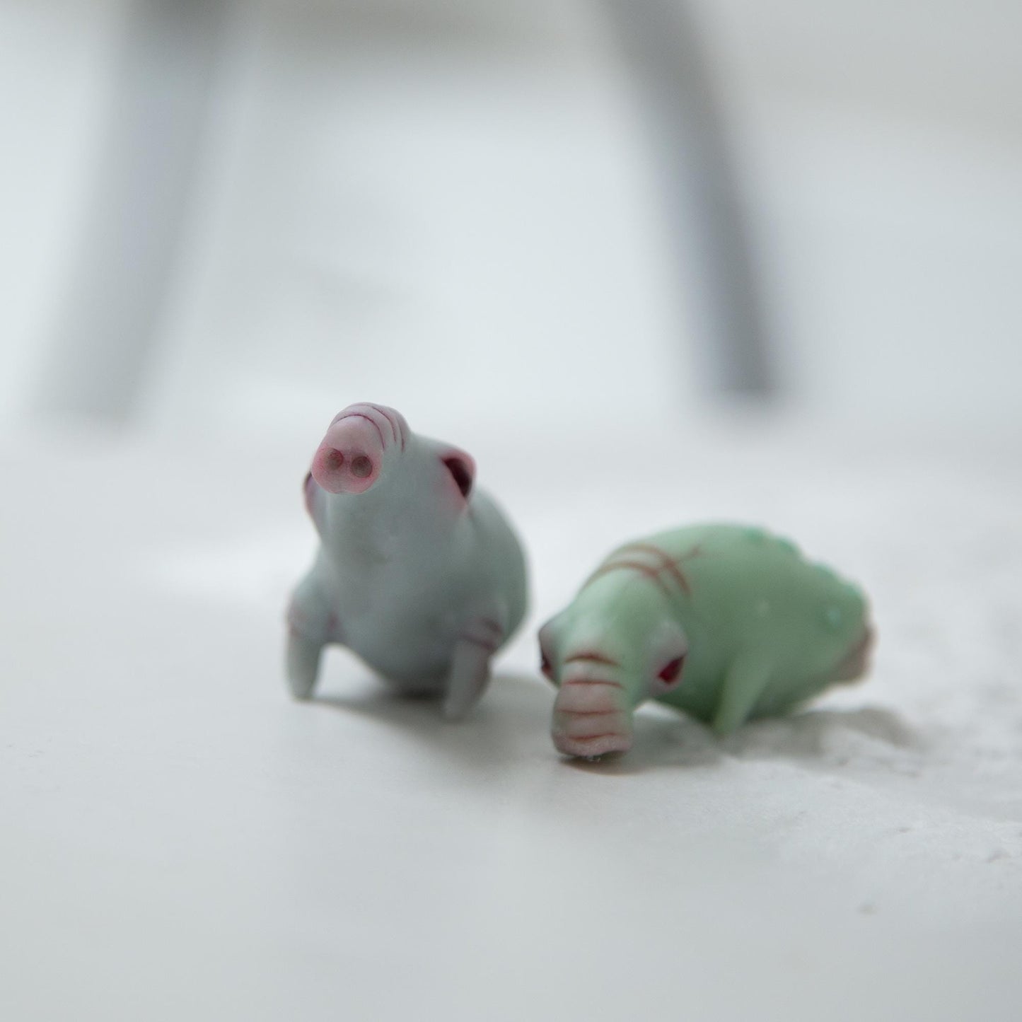 Twin anime miniature piggy figurines, funny and cute gift for brothers or twin babies